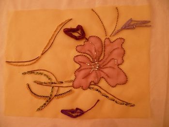 piece-d-etude-broderie-d-or-2eme-niveau-copie-1.JPG