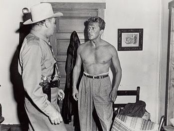 Le-Gouffre-aux-chimeres---Kirk-Douglas-copie-1.jpg