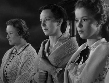 Le-Massacre-de-Fort-Apache---Irene-Rich-and-Anna-Lee-et-Shi.jpg