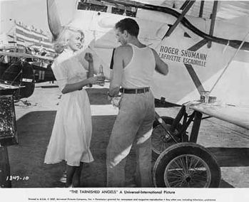 La-Ronde-l-aube---Dorothy-Malone-et-Robert-Stack.jpg