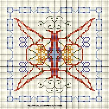 petit-biscornu-rouge--bleu.JPG