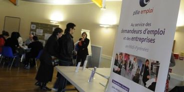 pole-emploi-ne-manque-pas-de-travail_512746_510x255.jpg