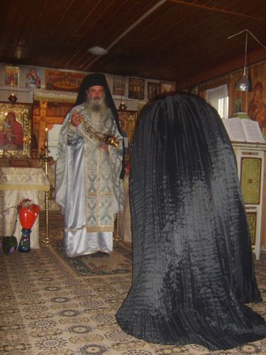 Sf-Liturghie-paraclis-Halmyris.JPG