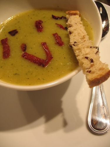 201011-veloute-vert-au-allumettes-de-chorizo-003.jpg