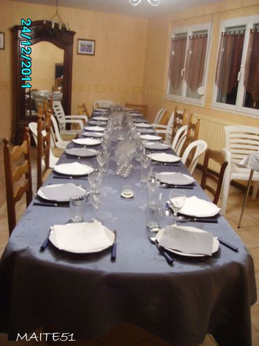 ma-table-grise-et-blanche.JPG