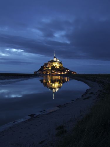 Mont-Saint-Michel-At-Night.jpg