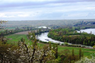 Boucle-de-la-seine-pres-de-Vetheuil.jpg