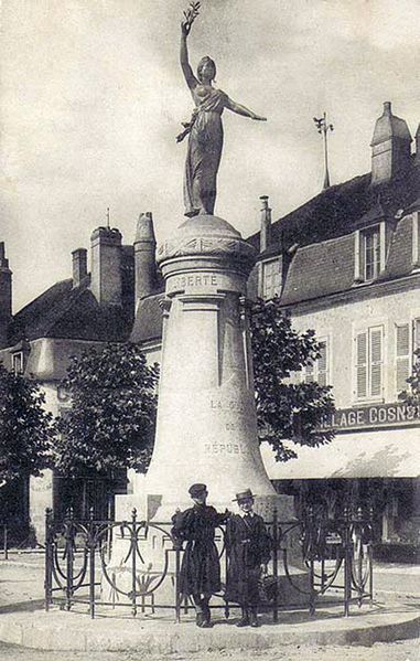 1 statue République (CP avant 1904)