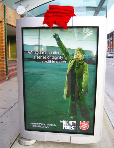 L-Armee-du-Salut-salvation-army-reach-soup-outdoor-afficha.jpg