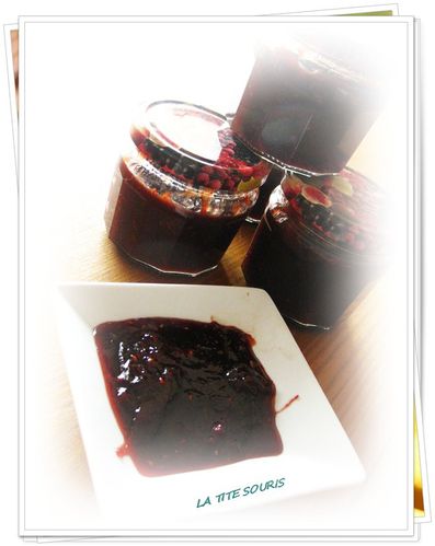 CONFITURE-RHUBARBE-FRAMBOISE-1.jpg