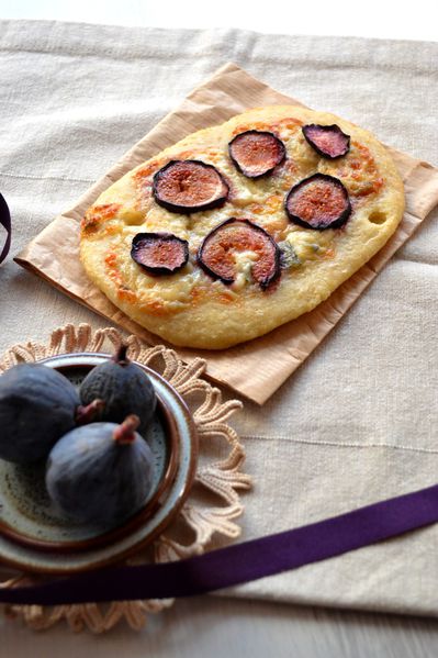 focaccia-figues-gorgonzola-flatbread