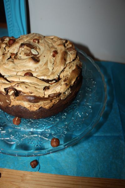 Gâteau nuage choco-noisettes-meringué.