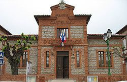 mairie-castelnau.jpg