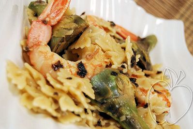Farfalle con gambas, alcachofas y algas nori (5)