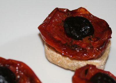 crostini-de-tomate-confite.JPG