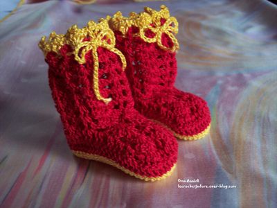 bottes-dragees-deco-table-rouge-or-crochet