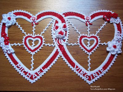 coeurs-mariage-deco-fleurs-rouge-blanc-crochet