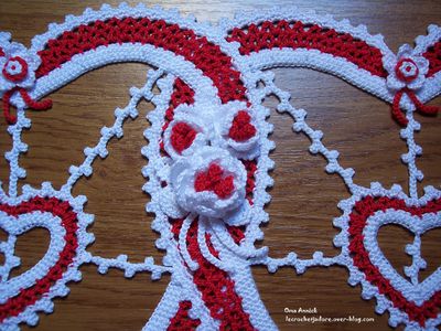 fleurs-deco-mariage-coeurs-crochet
