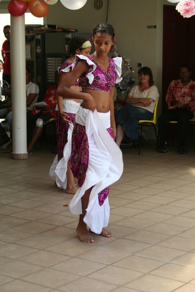 ph-06-12-00-ird-danses-761.jpg