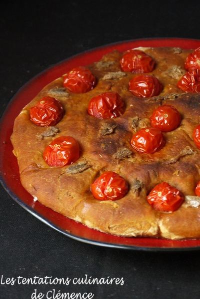 fougasse-farine-de-tomate--tomate-cerise--anchois-origan.jpg