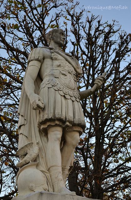 Jules César 2ème statue 2