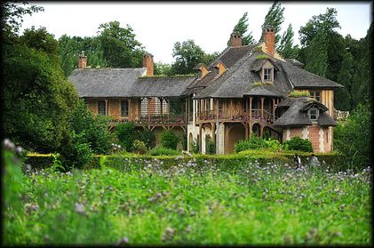 Domaine-de-Marie-Antoinette-1a.jpg