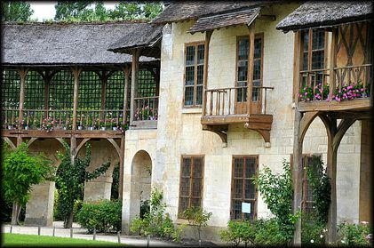 Domaine-de-Marie-Antoinette-8a.jpg