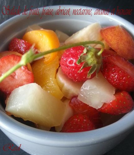 salade-de-fruits--fraise--banane--abricot-nectarine-ananas4.jpg