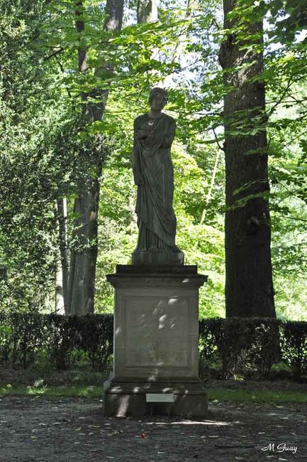 Plautilla-statue-1541