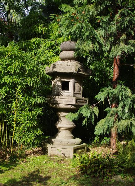 lanterne japonaise jardin Albert Kahn