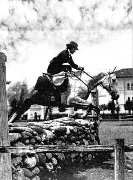 contesse-fanny-vialardi-amazone-obstacle.jpg
