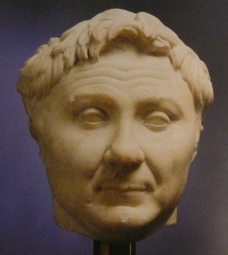 Portrait de Pompée tombe des Licinii 50 av JC marbre 26 cm
