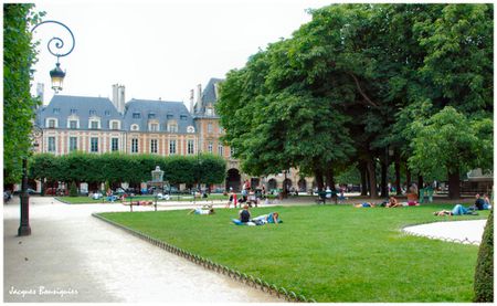 Paris Place des Vosges 02