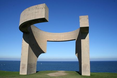 Chilida.-Eloge-de-l-horizon.Gijon.jpg