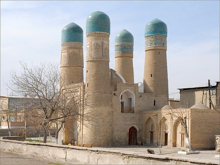 boukhara-ouzbekistan-medersa-Tchor-Minor.jpg