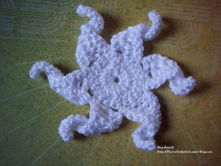 etoile-tourbillon-deco-noel-crochet