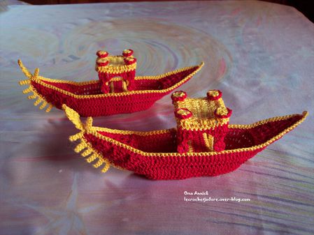 gondoles-rouge-or-deco-table-crochet