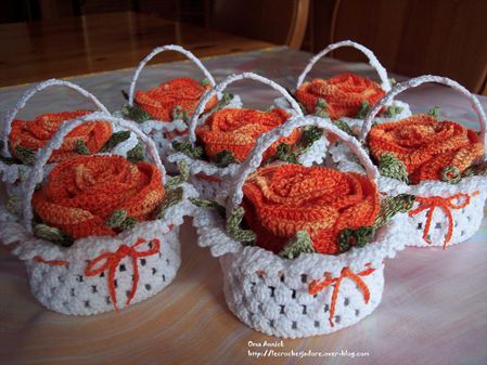 paniers-fleuris-orange-crochet-decor-fete