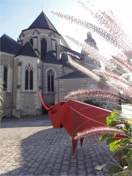 taureau-remou-jardin-de-l-eveche-blois.jpg