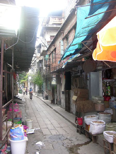 13Guangzhou075_rue_marche.jpg