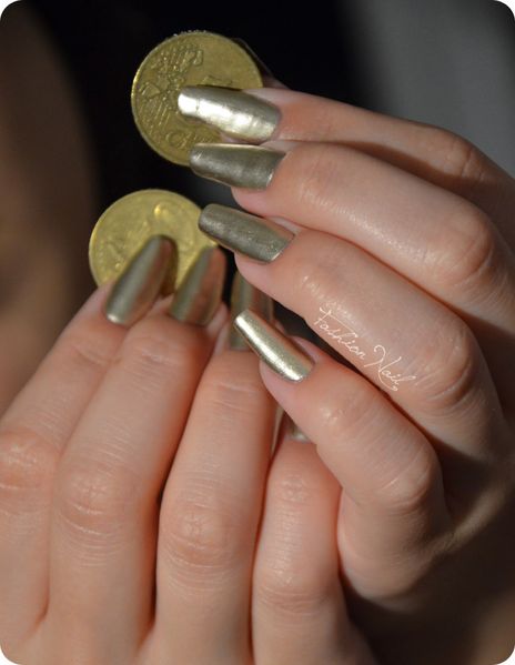 Essie-GoodAsGold-2