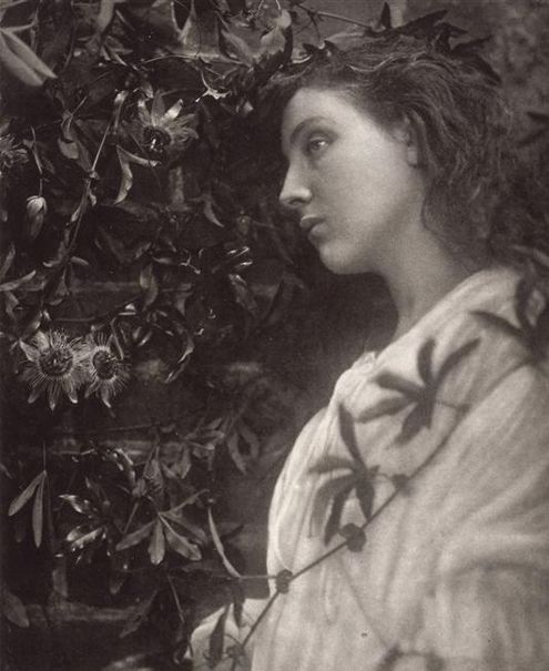 Julia Margaret Cameron Maud dans Tennyson 1874