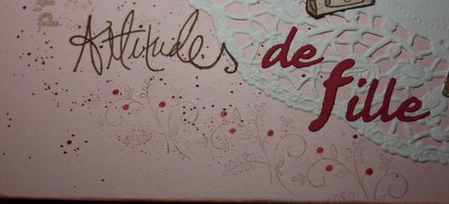 detail3-Attitudes-de-fille.jpg