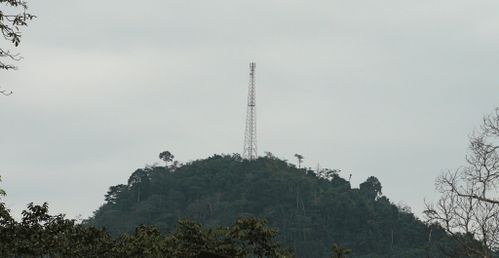 mvouti-colline-antenne