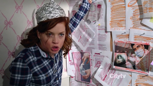 suburgatory-tessa-crazy.png