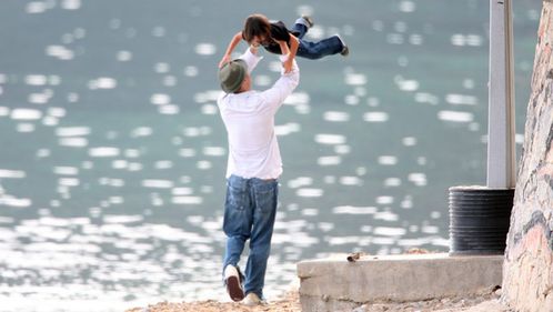 brad-pitt-en-vacances-en-famille-a-eze-sur-mer-dans-le-sud-.jpg