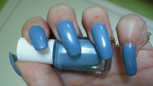essie-bleu-2.jpg
