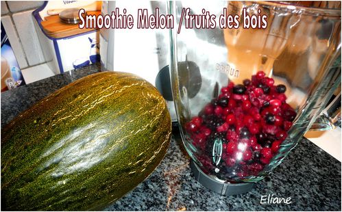 Smoothie au melon et aux fruits rouges