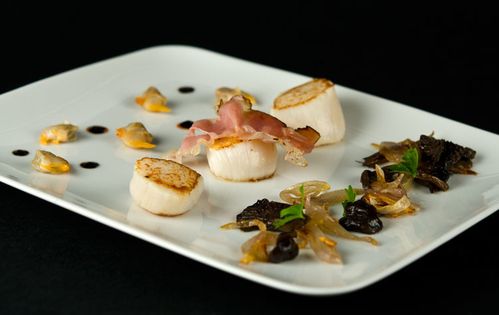 COQUILLES-St-JACQUES--ENCRE-DE-SEICHE