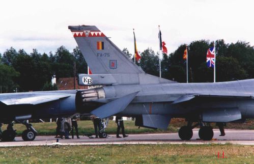 General dynamic F16 2 copie